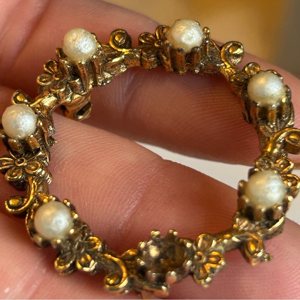 Vintage Signed TACOA Art Nouveau Floral Brooch Pin w/ Faux Pearls Open Circle - Picture 7 of 11